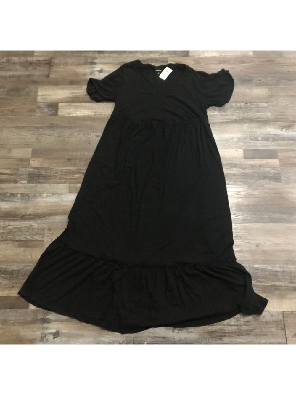 Torrid Size 1X Black V Neck Maxi Dress New with Tags